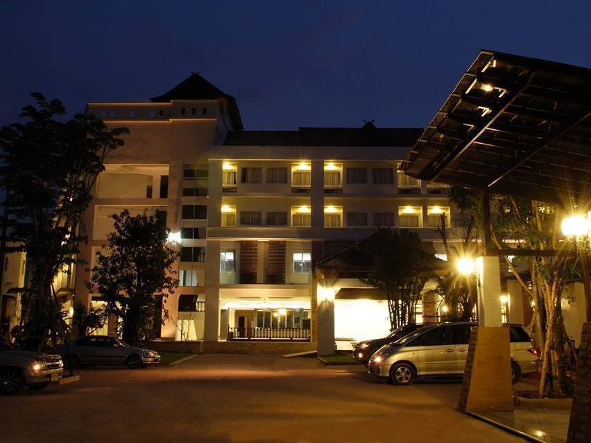 Nana Buri Hotel Chumphon Zewnętrze zdjęcie