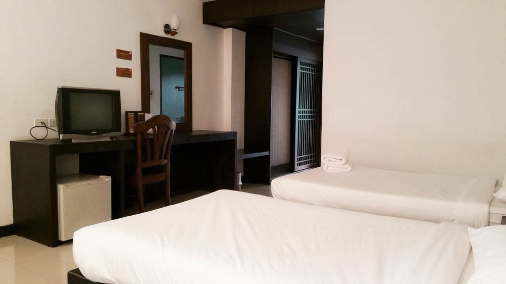 Nana Buri Hotel Chumphon Zewnętrze zdjęcie