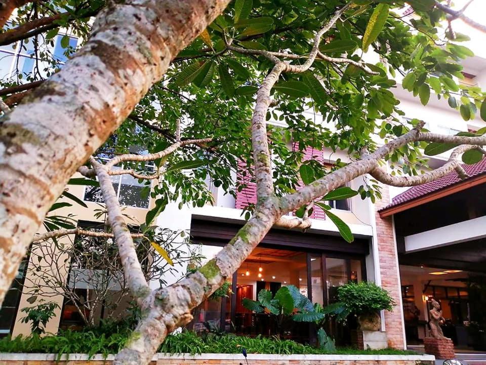 Nana Buri Hotel Chumphon Zewnętrze zdjęcie