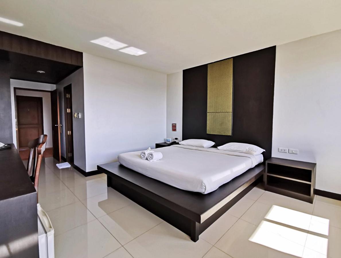 Nana Buri Hotel Chumphon Zewnętrze zdjęcie