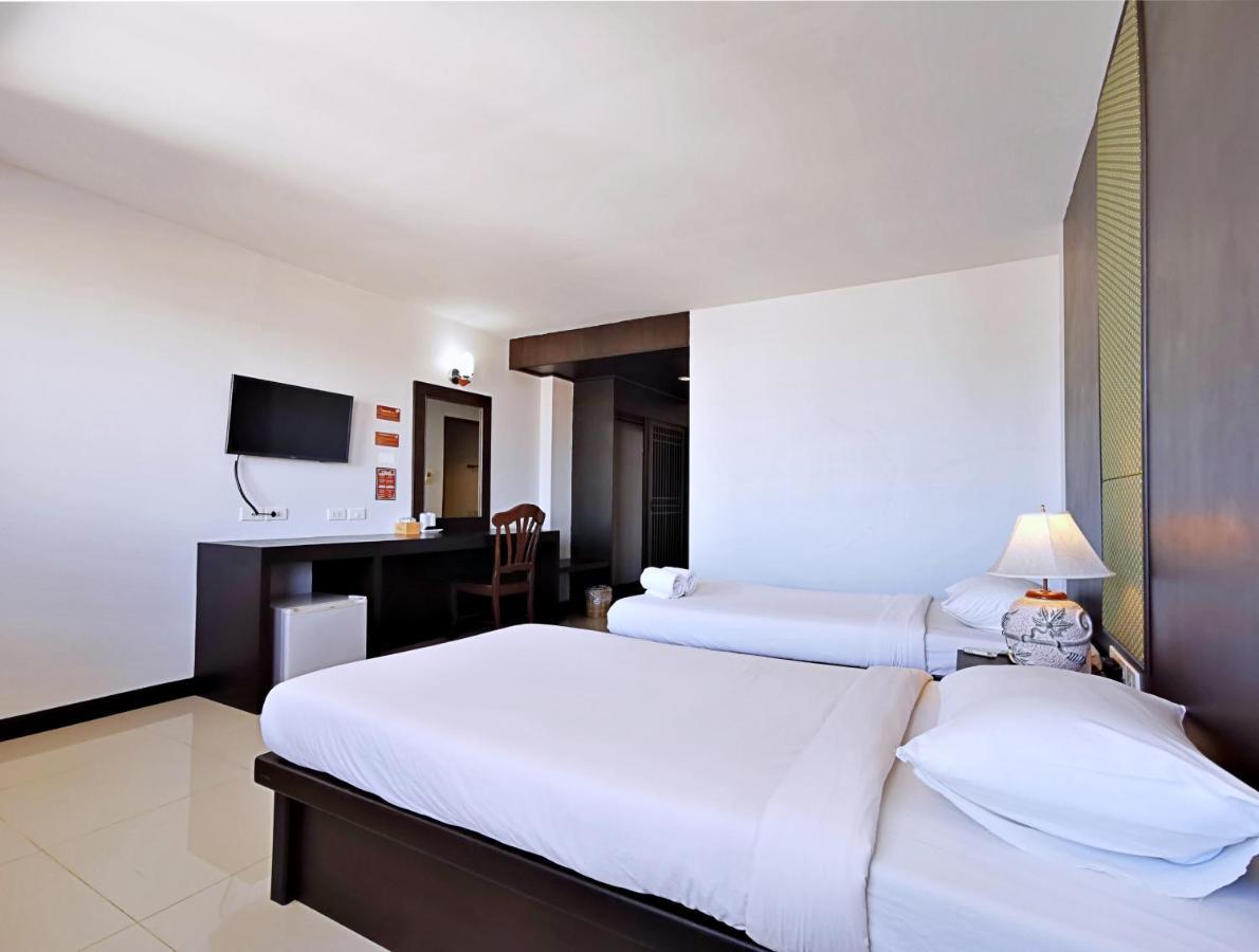 Nana Buri Hotel Chumphon Zewnętrze zdjęcie