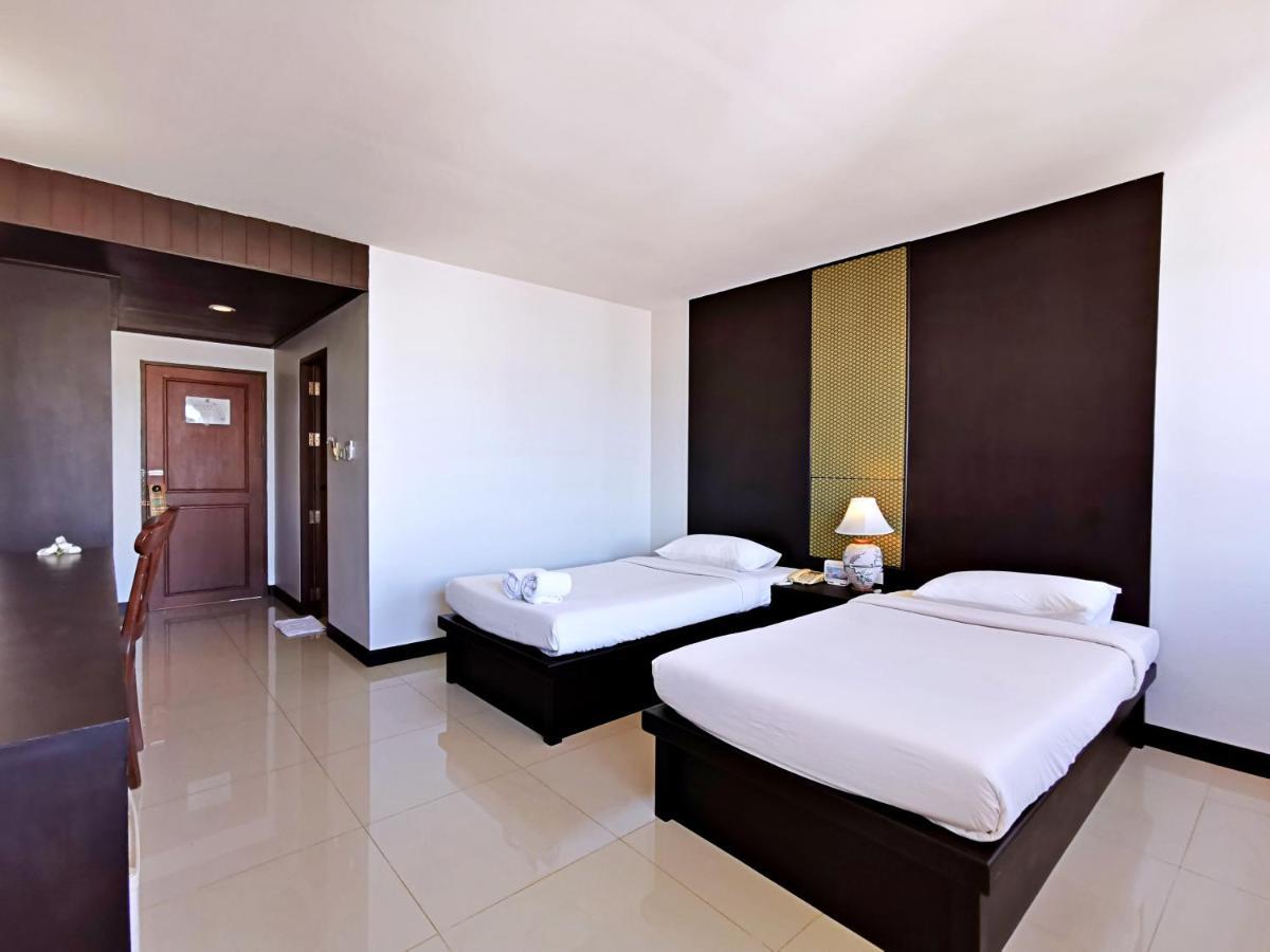 Nana Buri Hotel Chumphon Zewnętrze zdjęcie